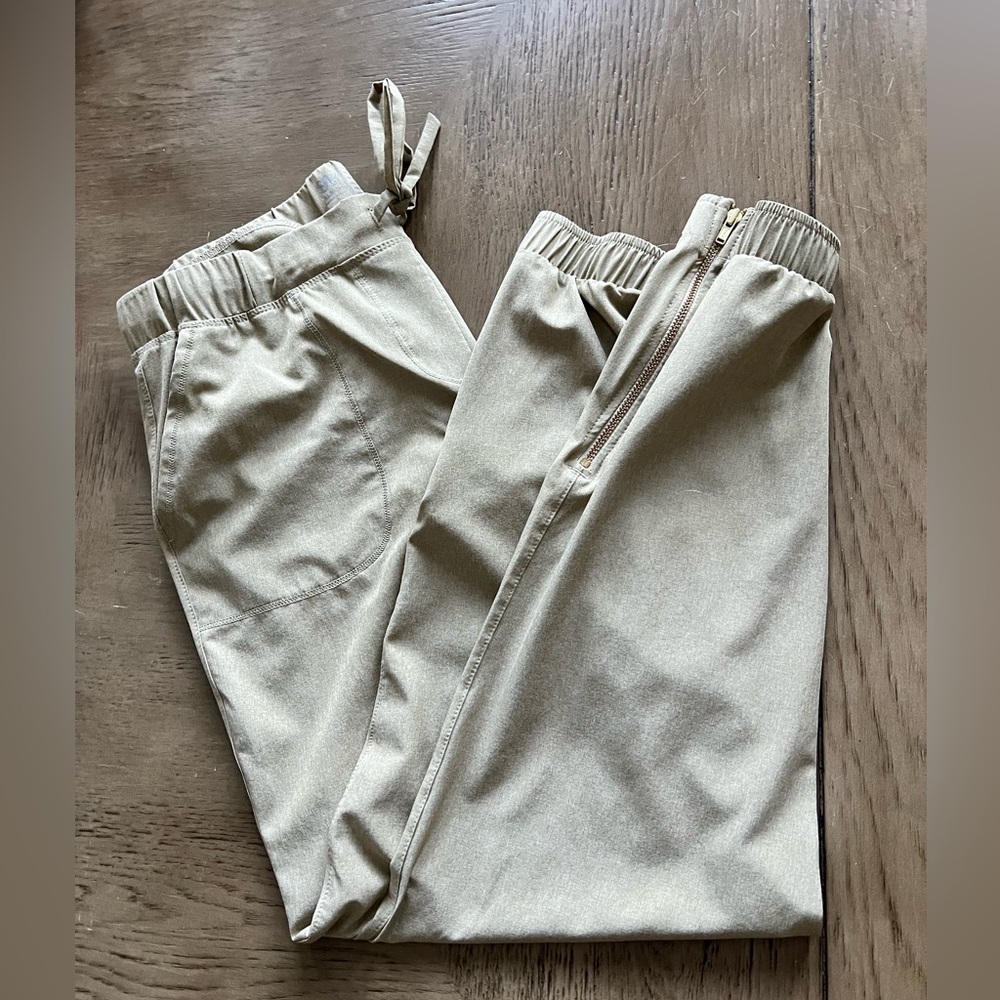 Albion Fit Athletic Pants Size Small Tan